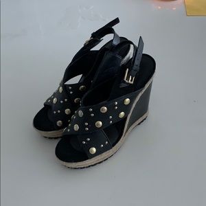 Studded wedges